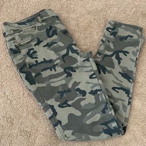 Camo leggings